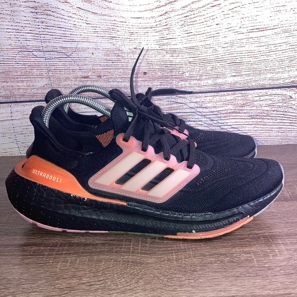 Pre Owned Adidas Women's Black ULTRABOOST LIGHT Running Shoes HQ8599 Size 10.5 - Picture 1 of 9